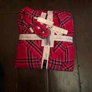 NWT Victoria’s Secret Flannel Long PJ Set With Matching Hair Scrunchie SMALL